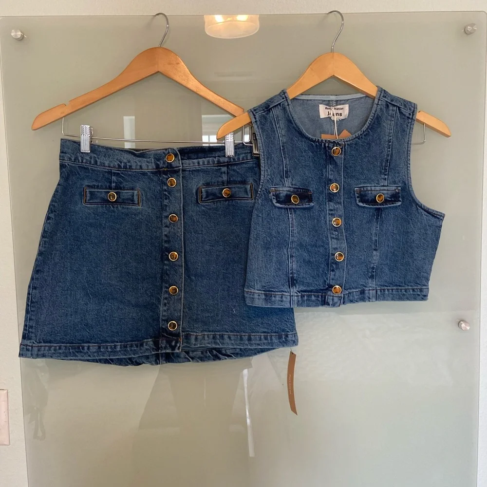 Reformation Cher Denim Two Piece Set
Color: Sonoma - Picture 3 of 6